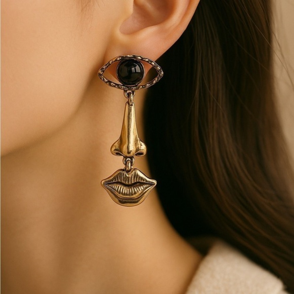 Vintage Style Surreal Eye Nose Lip Earrings Gold Tone Statement‎ Art Dangle